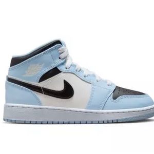 USED Boys Jordan 1 Mid “ice blue” sneakers